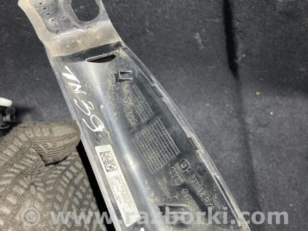 ФОТО Пыльник фары для Audi (Ауди) A8 D4 (11.2009-01.2018) Киев