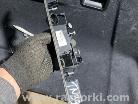ФОТО Ручка открывания багажника для Audi (Ауди) A8 D4 (11.2009-01.2018) Киев