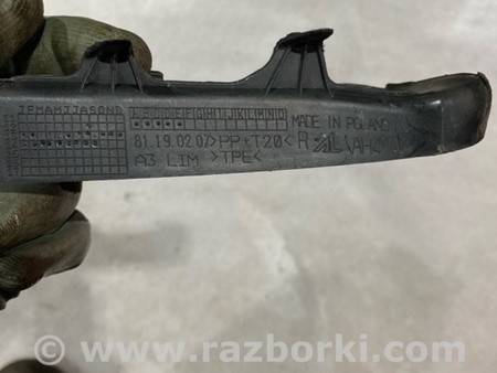 ФОТО Пыльник фары для Audi (Ауди) A3 8V1, 8VA, 8V7, 8VS (03.2012-...) Киев