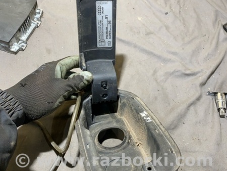 ФОТО Лючок топливного бака для Audi (Ауди) A8 D4 (11.2009-01.2018) Киев