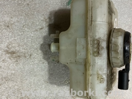 ФОТО Бачок для тормозной жидкости для Audi (Ауди) A8 D4 (11.2009-01.2018) Киев