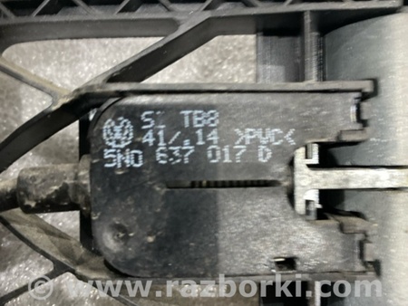 ФОТО Кронштейн ручки двери для Audi (Ауди) A3 8V1, 8VA, 8V7, 8VS (03.2012-...) Киев