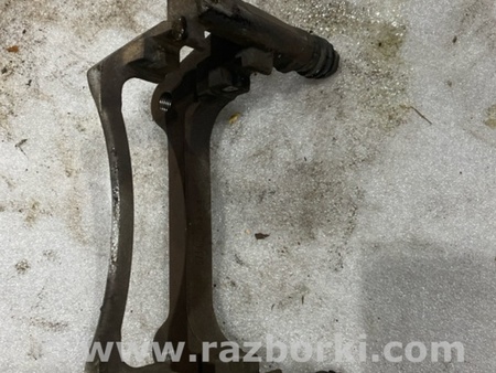 ФОТО Скоба суппорта для Audi (Ауди) A3 8V1, 8VA, 8V7, 8VS (03.2012-...) Киев