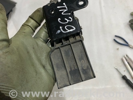 ФОТО Ручка открывания капота для Audi (Ауди) A8 D4 (11.2009-01.2018) Киев