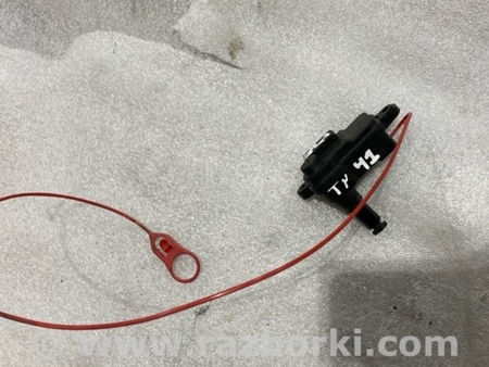 ФОТО Активатор лючка бензобака для Audi (Ауди) A3 8V1, 8VA, 8V7, 8VS (03.2012-...) Киев
