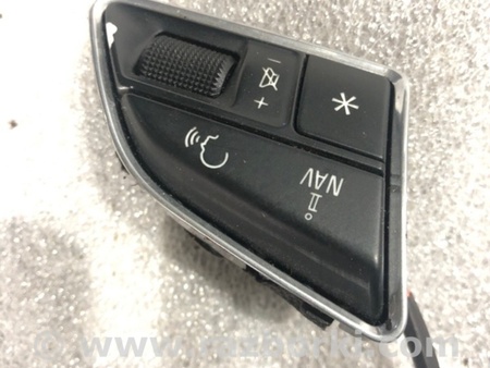 ФОТО Кнопки на руль для Audi (Ауди) A3 8V1, 8VA, 8V7, 8VS (03.2012-...) Киев