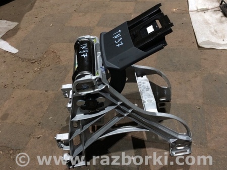 ФОТО Кронштейн для Audi (Ауди) A4 B8 - 8K2, 8K5 (08.2007-11.2015) Киев