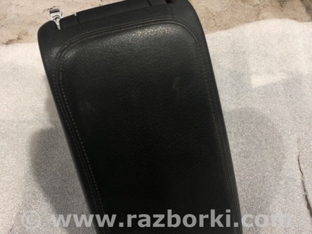 ФОТО Подлокотник для Audi (Ауди) A3 8V1, 8VA, 8V7, 8VS (03.2012-...) Киев