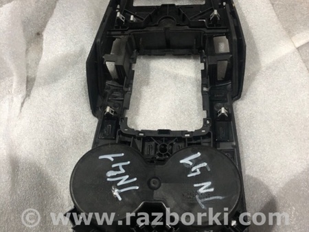 ФОТО Накладка центральной консоли для Audi (Ауди) A3 8V1, 8VA, 8V7, 8VS (03.2012-...) Киев