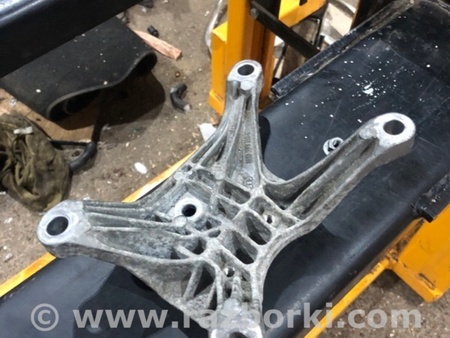 ФОТО Кронштейн для Audi (Ауди) A4 B8 - 8K2, 8K5 (08.2007-11.2015) Киев