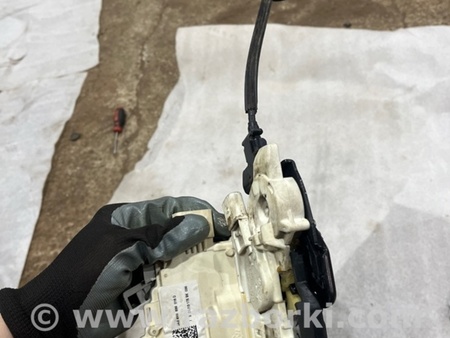 ФОТО Замок боковой двери для Audi (Ауди) A8 D4 (11.2009-01.2018) Киев