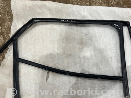 ФОТО Уплотнитель стекла двери для Audi (Ауди) A8 D4 (11.2009-01.2018) Киев
