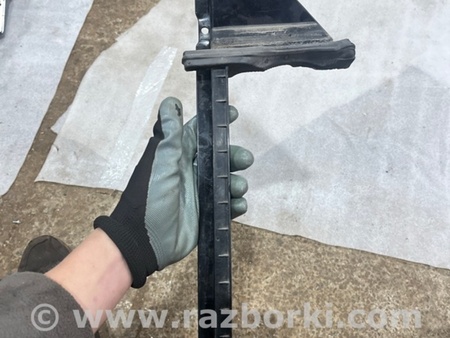 ФОТО Направляющая стекла двери для Audi (Ауди) A8 D4 (11.2009-01.2018) Киев