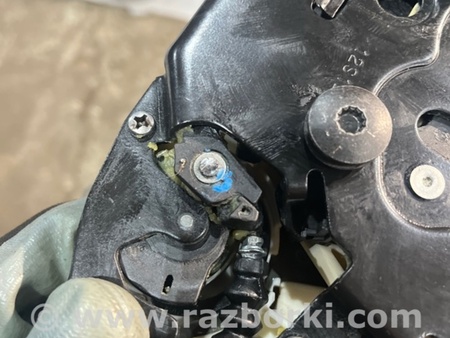 ФОТО Замок боковой двери для Audi (Ауди) A8 D4 (11.2009-01.2018) Киев