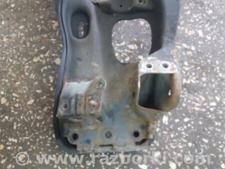 ФОТО Подрамник для Subaru Outback Киев