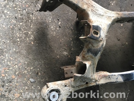 ФОТО Подрамник для Subaru Outback Киев