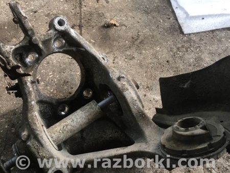 ФОТО Цапфа для Audi (Ауди) Q5 8R (04.2008-03.2017) Киев