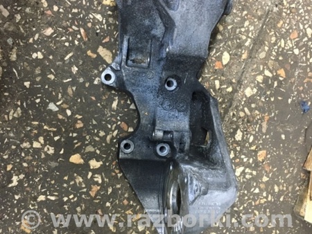 ФОТО Кронштейн для Audi (Ауди) A4 B8 - 8K2, 8K5 (08.2007-11.2015) Киев