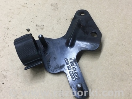 ФОТО Кронштейн для Audi (Ауди) A4 B8 - 8K2, 8K5 (08.2007-11.2015) Киев