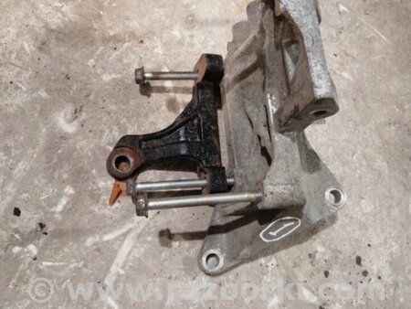 ФОТО Кронштейн для Subaru Forester SG Киев
