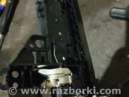 ФОТО Кронштейн ручки дверной для Audi (Ауди) A4 B8 - 8K2, 8K5 (08.2007-11.2015) Киев