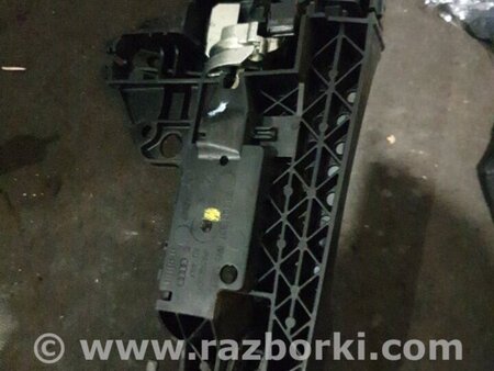 ФОТО Кронштейн ручки дверной для Audi (Ауди) A4 B8 - 8K2, 8K5 (08.2007-11.2015) Киев