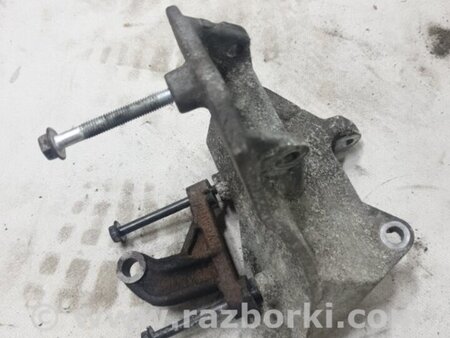 ФОТО Кронштейн для Subaru Outback Киев