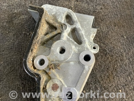 ФОТО Кронштейн для Subaru Outback Киев
