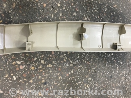 ФОТО Обшивка крышки багажника для Subaru Tribeca Киев