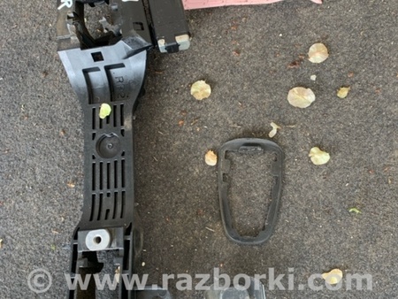 ФОТО Кронштейн ручки дверной для Subaru Forester SG Киев
