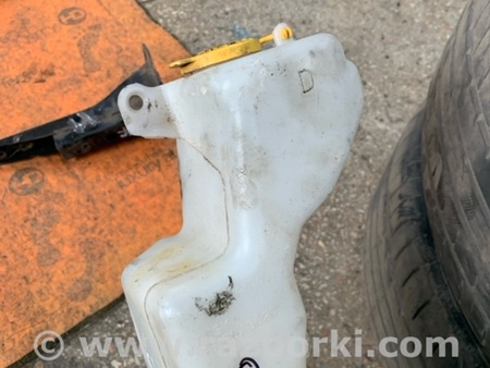 ФОТО Расширительный бачок для Subaru Forester SG Киев