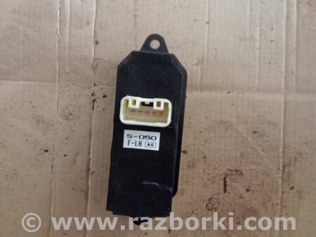 ФОТО Кнопка стеклоподъемника для Subaru Outback Киев