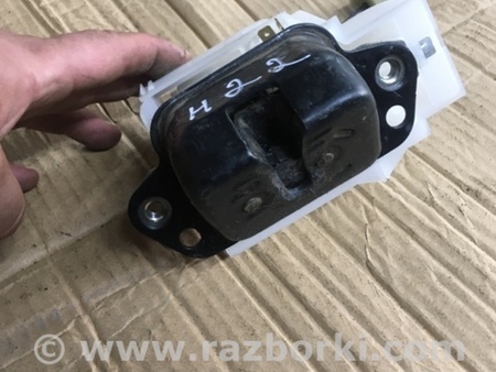 ФОТО Замок багажника для Subaru Outback Киев