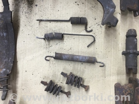 ФОТО колодки ручника для Hyundai ix35 Tucson Киев