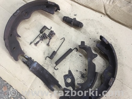 ФОТО колодки ручника для Hyundai ix35 Tucson Киев