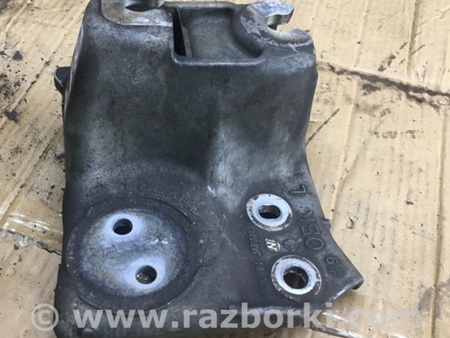 ФОТО Кронштейн для Subaru Outback Киев