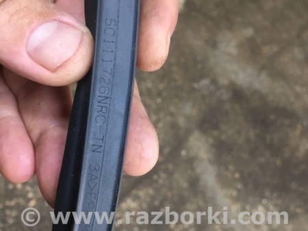 ФОТО Уплотнительная резинка для Subaru Outback Киев