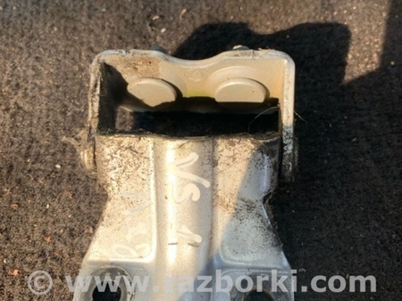 ФОТО Петля багажника для Subaru Outback Киев