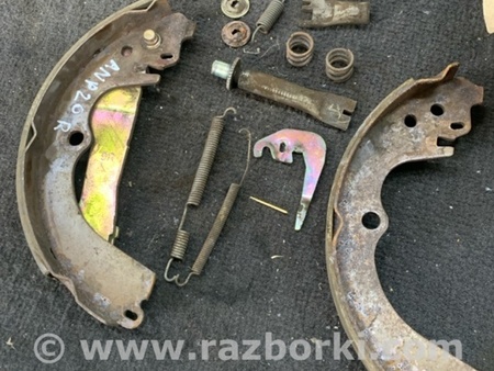 ФОТО Комплект колодок и механизмов ручного торомоза для Subaru Forester SG Киев