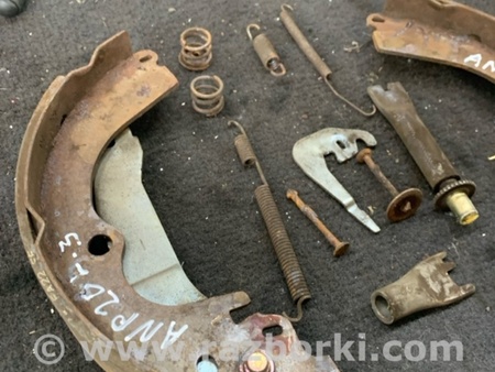 ФОТО Комплект колодок и механизмов ручного торомоза для Subaru Forester SG Киев