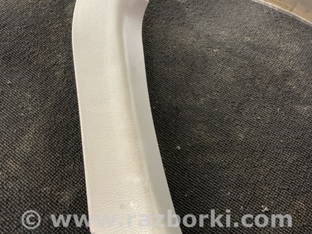 ФОТО Обшивка крышки багажника для Subaru Tribeca Киев