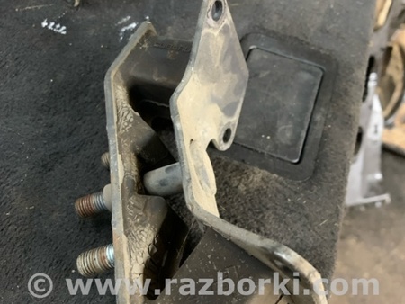 ФОТО Подушка КПП для Subaru Forester SG Киев