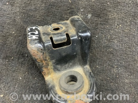 ФОТО Крепление радиатора для Subaru Forester SG Киев