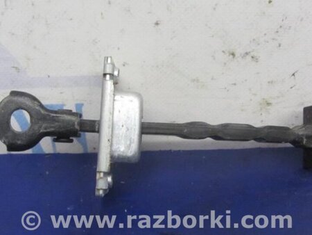 ФОТО Ограничитель двери для Mazda 3 BL (2009-2013) (II) Киев