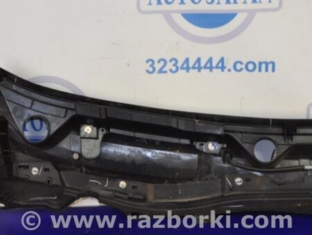 ФОТО Пластик под лобовое стекло (Жабо) для Mazda 3 BM (2013-...) (III) Киев