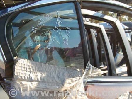ФОТО Стекло двери глухое для Toyota Avensis T270 (10.2008-12.2012) Киев