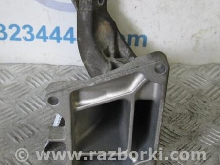 ФОТО Кронштейн крепления двигателя для Mercedes-Benz C-CLASS W204 (07-14) Киев