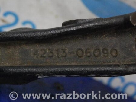 ФОТО Цапфа для Toyota Camry 30 XV30 (09.2001-03.2006) Киев