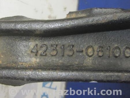ФОТО Цапфа для Toyota Camry 40 XV40 (01.2006-07.2011) Киев