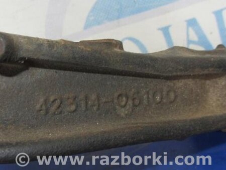 ФОТО Цапфа для Toyota Camry 40 XV40 (01.2006-07.2011) Киев